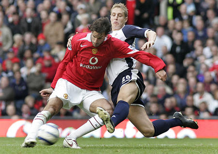 紧随其后 紧随其后