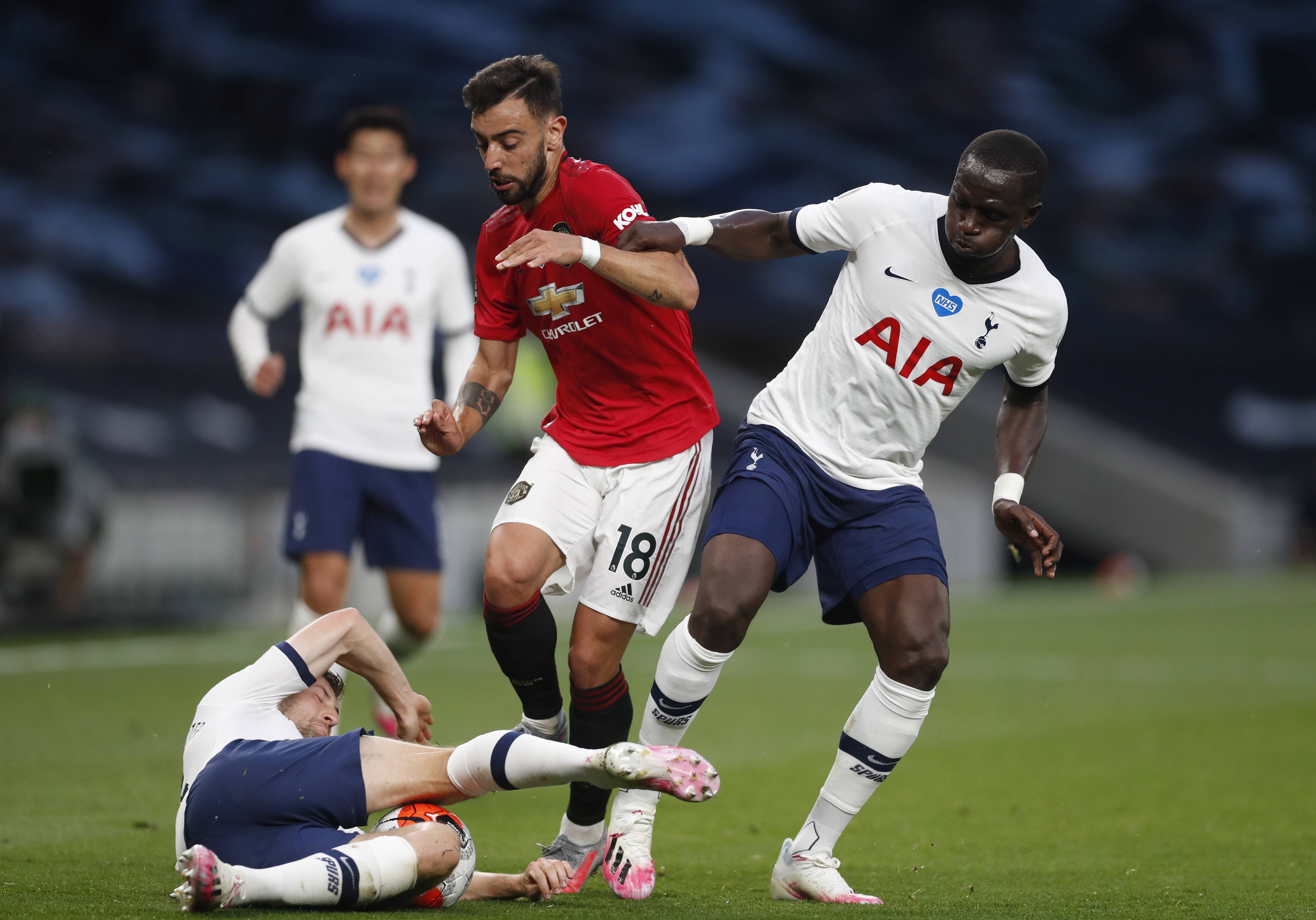 曼城中场的 曼城中场的