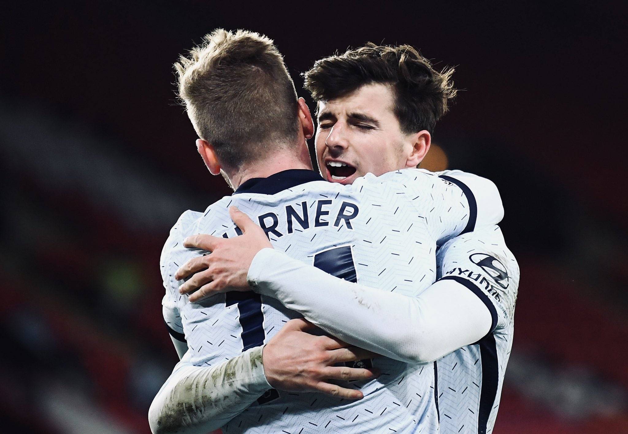 两人一边闲 两人一边闲